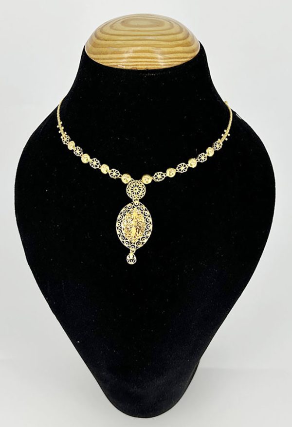 Kuwaity Necklace Rajdhani Gold & Diamonds